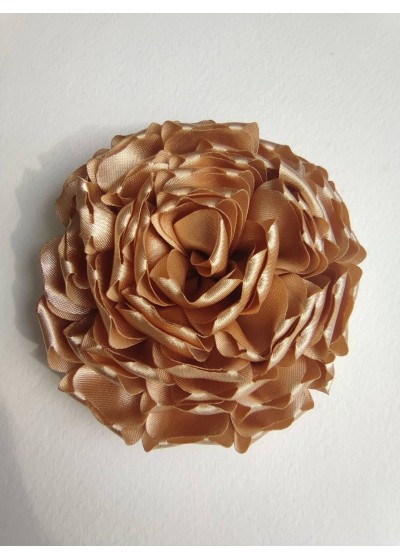 Ръчно изработена Сатенена роза на брошка цвят бежово